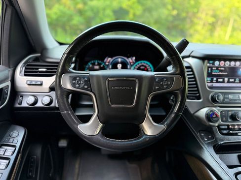 Used 2018 GMC Yukon Denali w/ Denali Ultimate Package AWD/4WD image 15