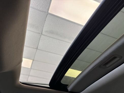 Used 2004 Lincoln LS RWD image 17