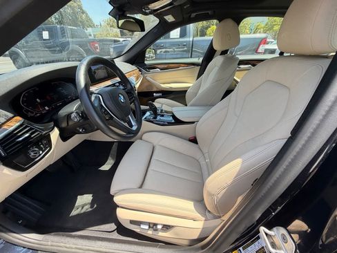 Used 2020 BMW 530i w/ Premium Package RWD image 6