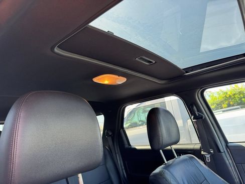 Used 2010 Ford Escape Limited FWD image 3
