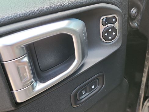 Used 2018 Jeep Wrangler Unlimited Rubicon AWD/4WD image 19