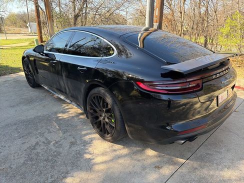 Used 2018 Porsche Panamera Turbo image 10