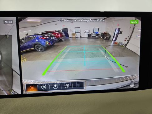 Certified 2025 Nissan Armada Platinum Reserve image 22