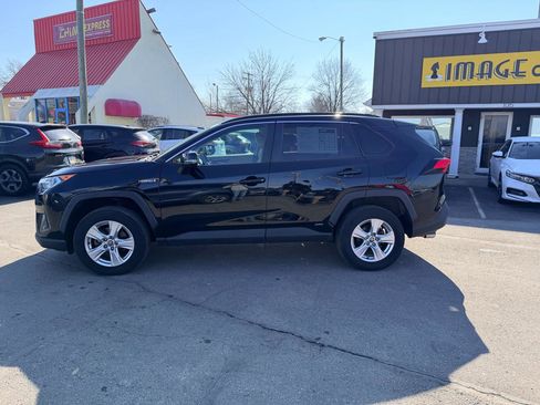 Used 2021 Toyota RAV4 XLE image 12