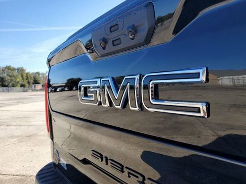 New 2026 GMC Sierra 1500 AT4 w/ Technology Package AWD/4WD image 7