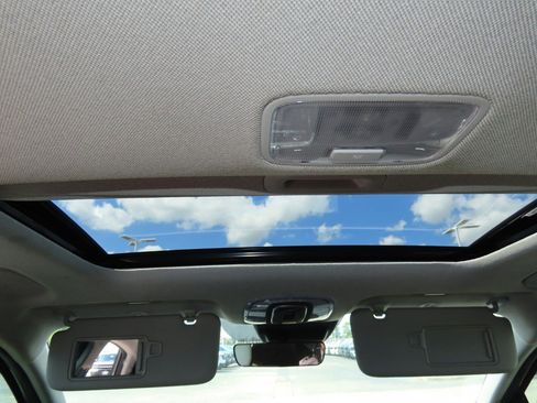 Used 2024 Hyundai Elantra SEL w/ Convenience Package image 19