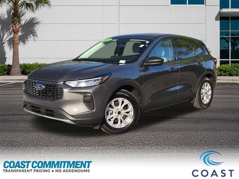 Used 2025 Ford Escape Active w/ Tech Pack #1 FWD image 1