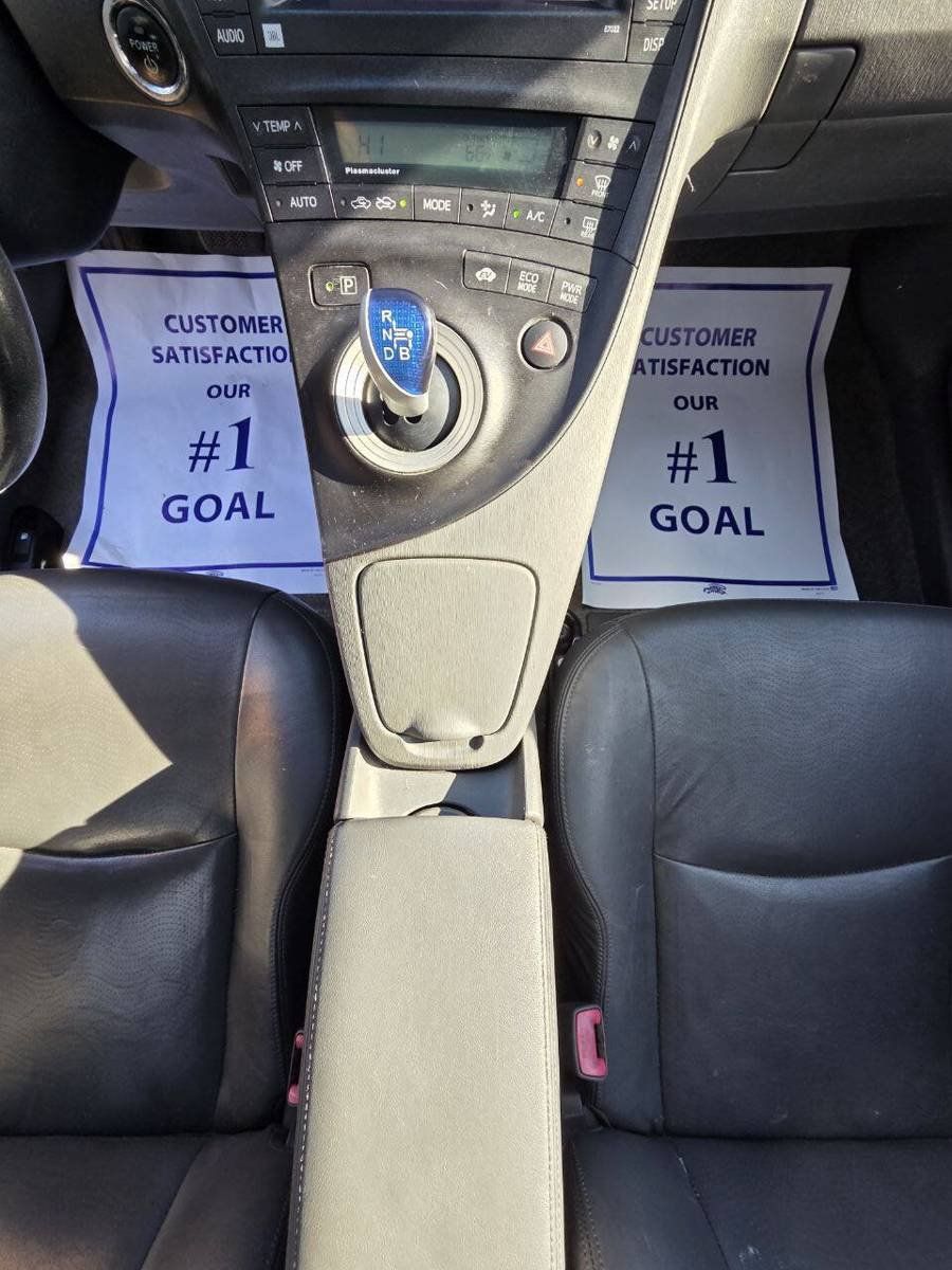 Used 2010 Toyota Prius Four w/ Solar Roof Pkg FWD image 18