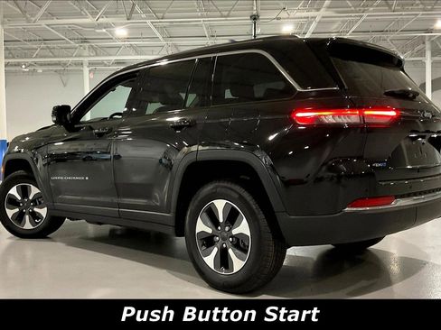 Used 2022 Jeep Grand Cherokee Limited 4xe image 3