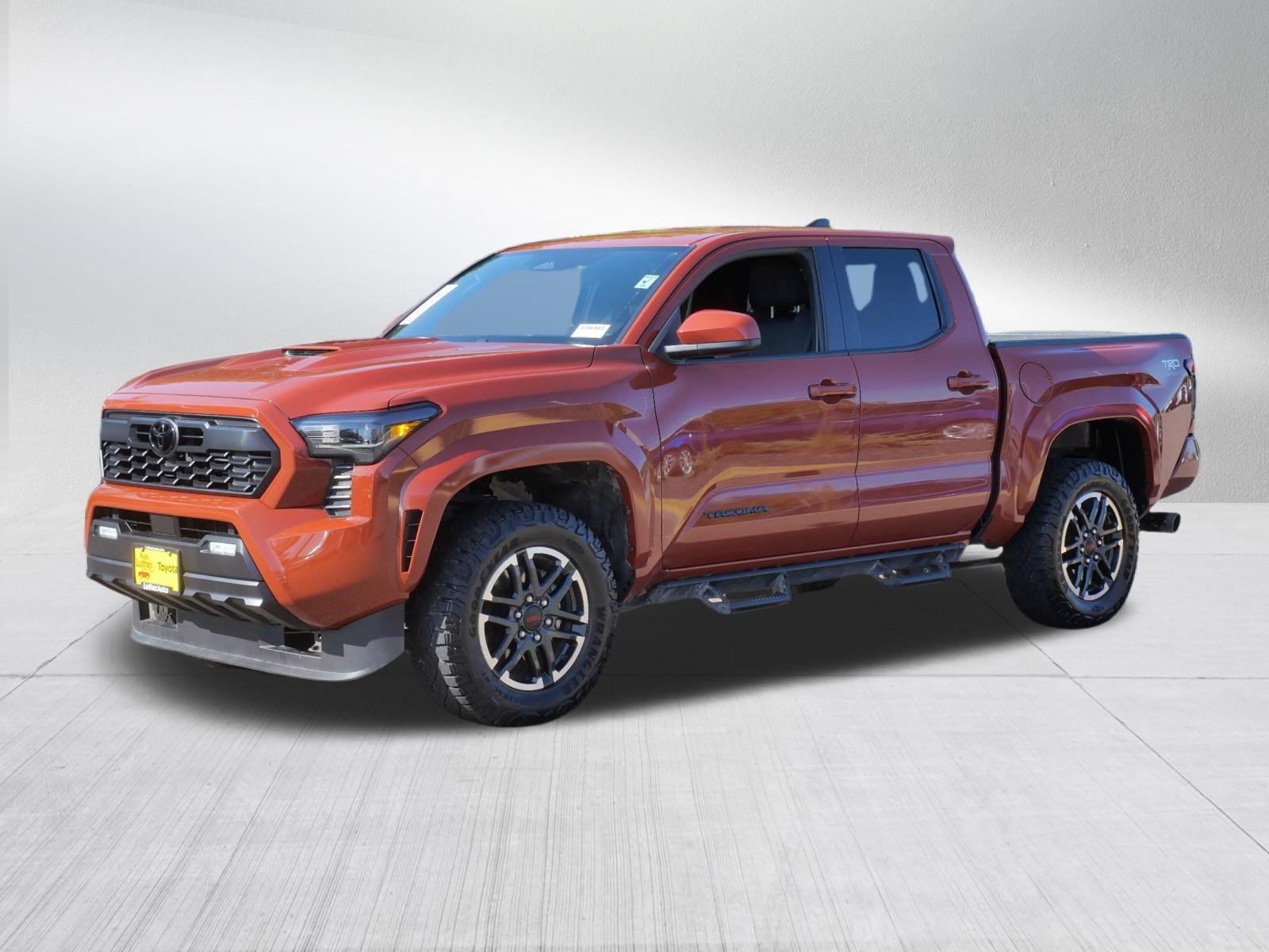 Used 2025 Toyota Tacoma TRD Sport AWD/4WD image 3
