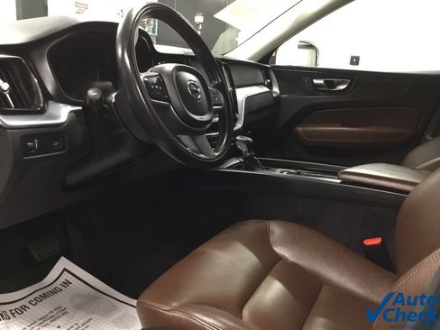 Used 2018 Volvo XC60 T5 Momentum w/ Vision Package AWD/4WD image 23