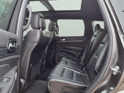 Used 2020 Jeep Grand Cherokee Overland image 12