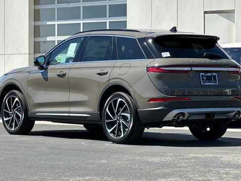 New 2025 Lincoln Corsair Reserve w/ Equipment Group 202A image 5