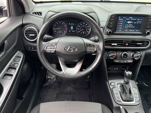 Used 2018 Hyundai Kona SEL FWD image 28