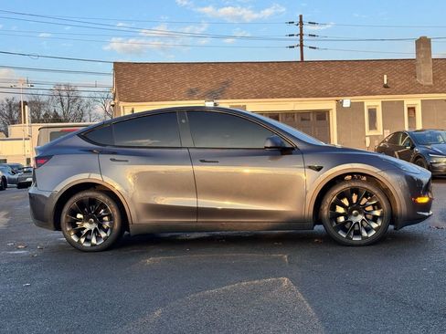 Used 2023 Tesla Model Y Long Range image 5