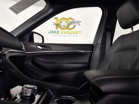 New 2025 Jeep Grand Cherokee Limited w/ Luxury Tech Group II image 25