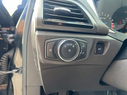 Used 2014 Ford Fusion SE w/ Equipment Group 201A FWD image 19