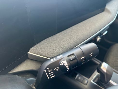 Used 2025 Nissan Kicks SV w/ SV Premium Package FWD image 22