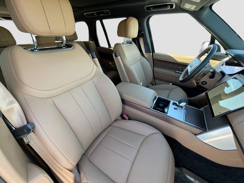 New 2026 Land Rover Range Rover SE image 15