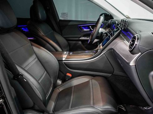 Used 2024 Mercedes-Benz GLC 300 4MATIC image 15