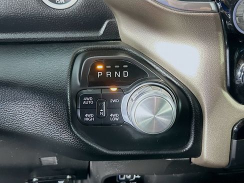 Used 2019 RAM 1500 Laramie AWD/4WD image 15