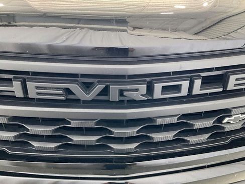 Used 2025 Chevrolet Silverado 1500 Custom w/ LPO, Dark Essentials Package RWD image 27