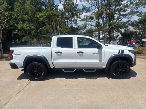 Used 2024 Chevrolet Colorado Trail Boss AWD/4WD image 7