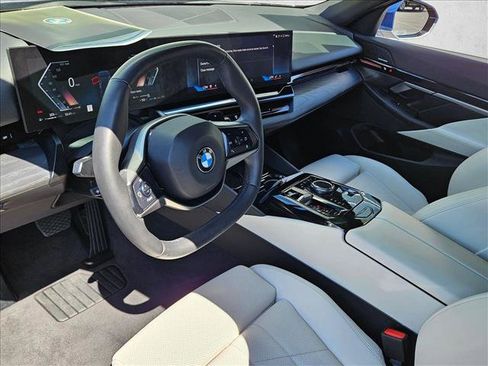 Certified 2024 BMW 530i w/ Convenience Package RWD image 10