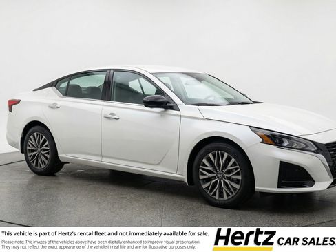 Used 2025 Nissan Altima 2.5 SV FWD image 1