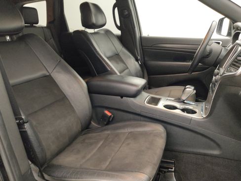 Used 2018 Jeep Grand Cherokee Altitude RWD image 21