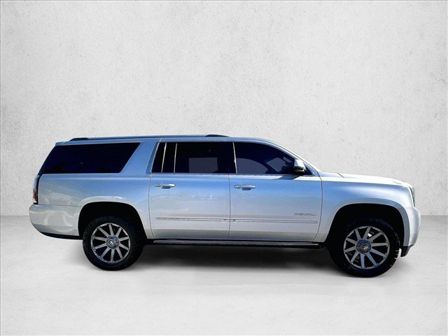 Used 2016 GMC Yukon XL Denali w/ Open Road Package AWD/4WD image 5