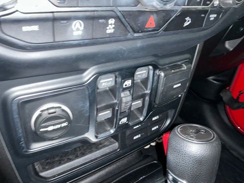 Used 2019 Jeep Wrangler Unlimited Sport S image 15