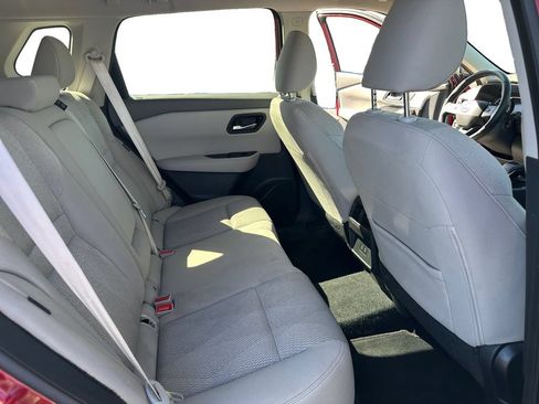 Used 2025 Nissan Rogue SV AWD/4WD image 18