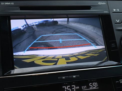 Used 2016 Toyota Avalon XLE Premium image 12