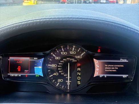 Used 2013 Lincoln MKX AWD image 18