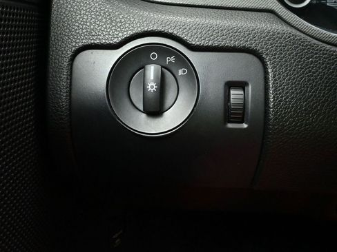 Used 2013 Ford Mustang Coupe image 17