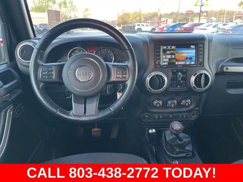 Used 2016 Jeep Wrangler Unlimited Rubicon w/ Connectivity Group AWD/4WD image 17