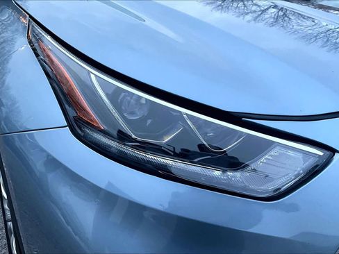 Certified 2022 Toyota Highlander Platinum image 25