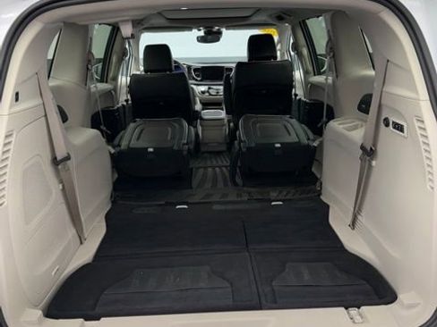 Used 2022 Chrysler Pacifica Limited FWD image 59