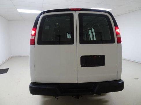 Used 2018 Chevrolet Express 2500 w/ Driver Convenience Package RWD image 5
