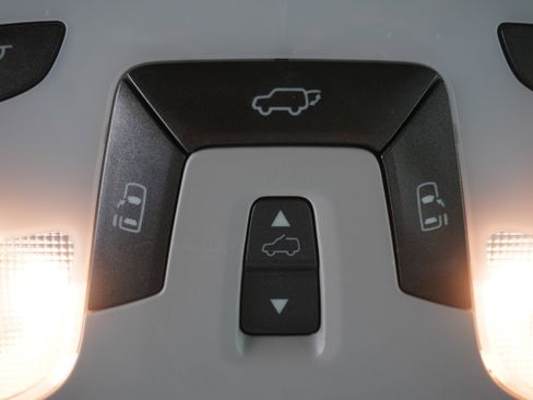 Used 2012 Toyota Sienna XLE w/ Entertainment Pkg FWD image 27