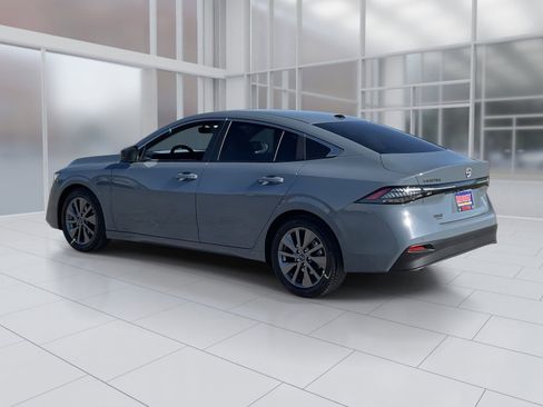 New 2026 Nissan Sentra SL w/ Floor Mat Package FWD image 4