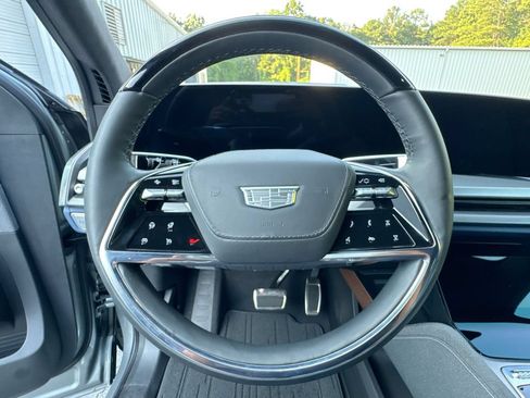 Used 2026 Cadillac Vistiq Premium Luxury AWD/4WD image 16