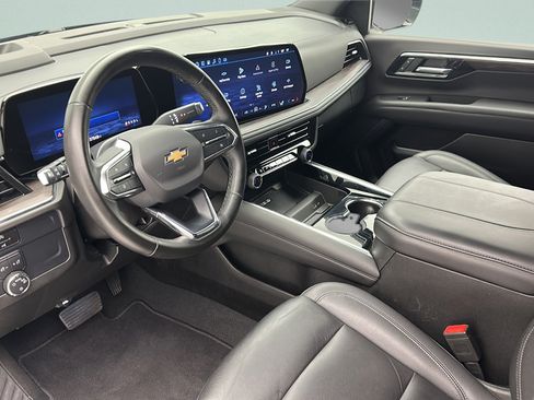 Used 2025 Chevrolet Tahoe LT AWD/4WD image 13