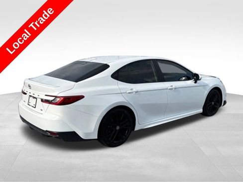 Used 2025 Toyota Camry SE w/ Convenience Package image 6