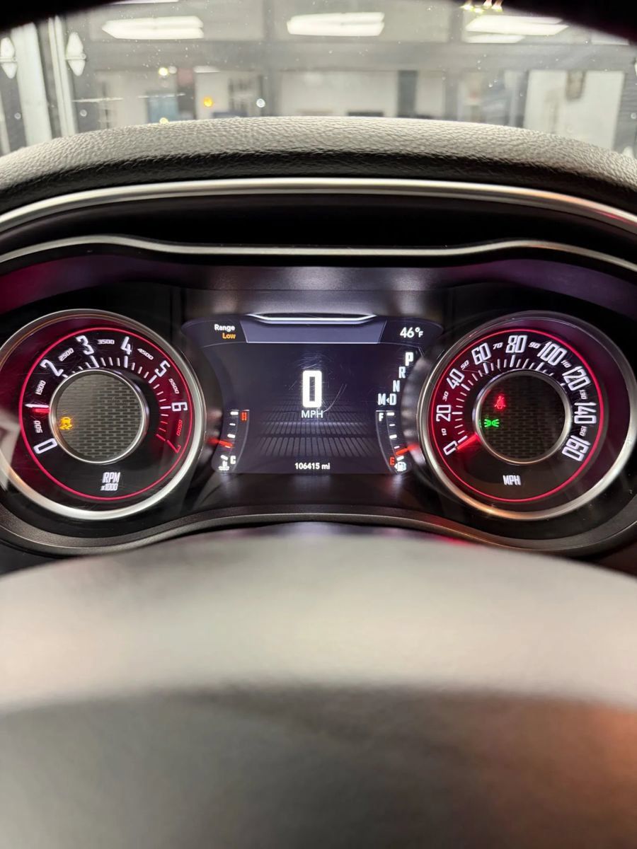 Used 2016 Dodge Challenger SXT RWD image 24
