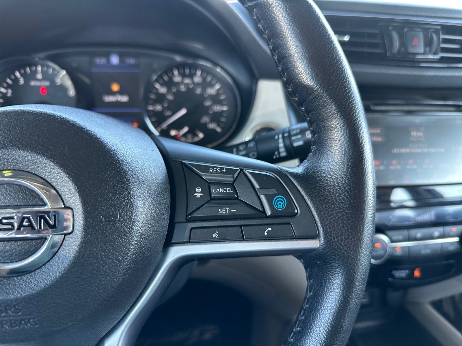 Used 2022 Nissan Rogue Sport SL w/ Premium Package AWD/4WD image 19