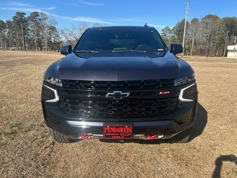 Used 2023 Chevrolet Tahoe Z71 w/ Luxury Package image 3