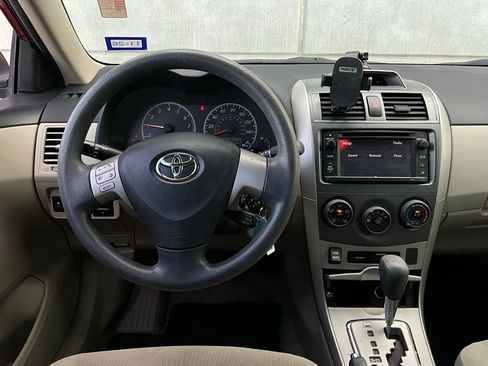 Used 2013 Toyota Corolla LE image 12