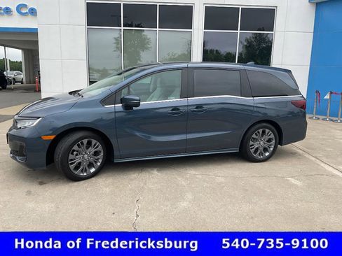 Certified 2026 Honda Odyssey Touring image 1